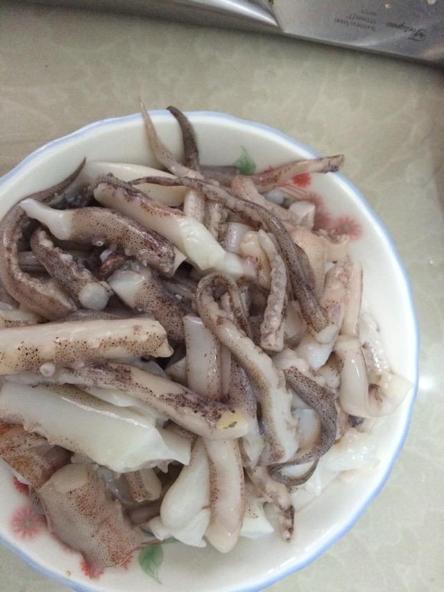 ���~(y��)�